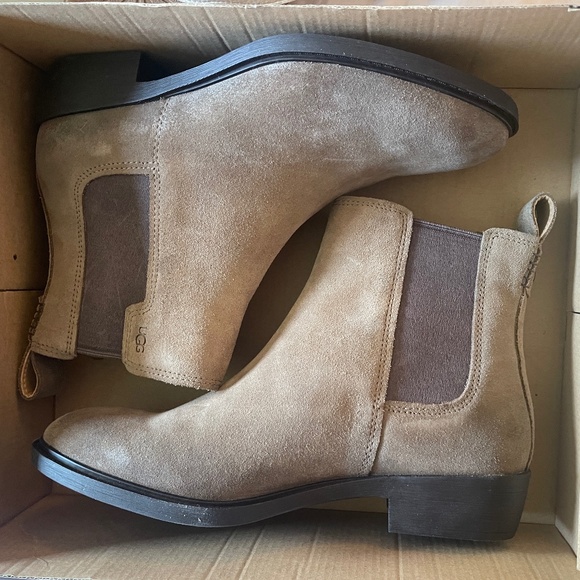 Brand New Ugg Women's Emmeth Chelsea Boot - Picture 1 of 14